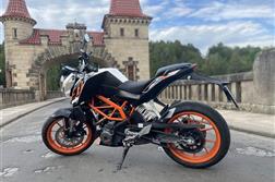 <span>KTM</span> 390 Duke