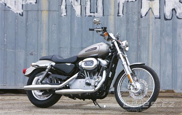 Harley-Davidson Sportster XL 883C Custom