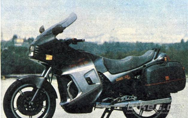 Moto Guzzi SP III 1000