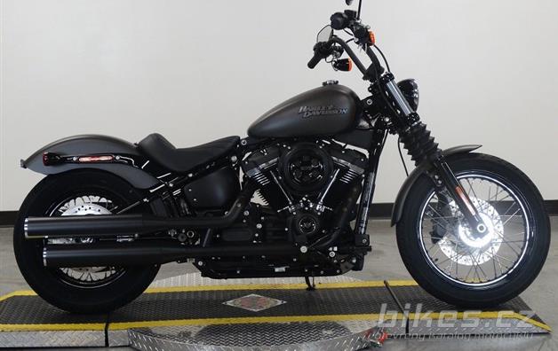 Harley-Davidson Softail Street Bob Dark Custom